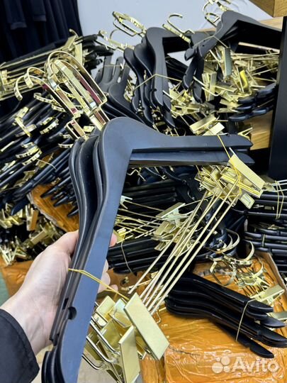 Вешалки плечики деревянные