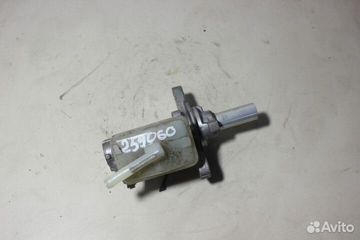 Главный тормозной цилиндр toyota ACR50W