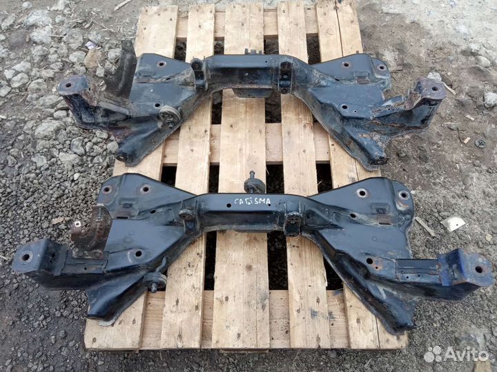 Подрамник балка подмоторная Mitsubishi Carisma