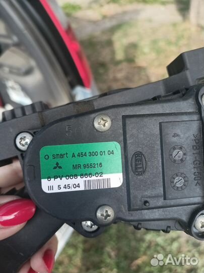 Педаль газа Митсубиси colt