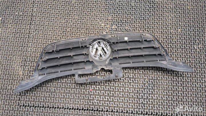 Решетка радиатора Volkswagen Touran, 2005