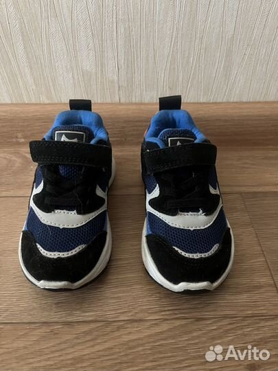 Кроссовки детские