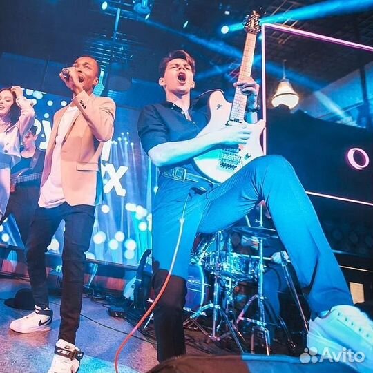 Уроки игры на гитаре (электрогитара и акустика)