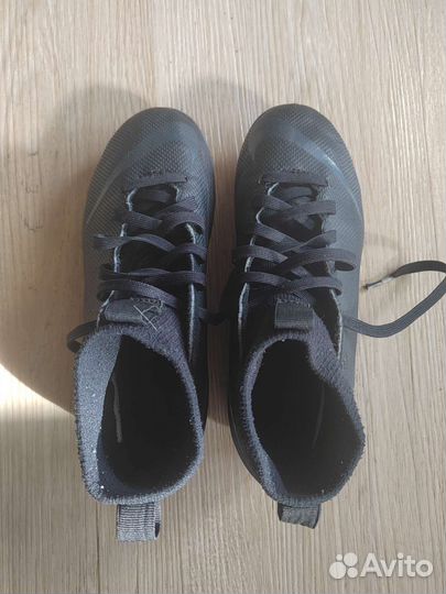 Футбольные бутсы Nike 33