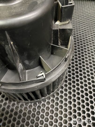 Моторчик печки / отопителя Ford focus 3