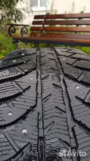 Bridgestone Ice Cruiser 7000S 205/60 R16