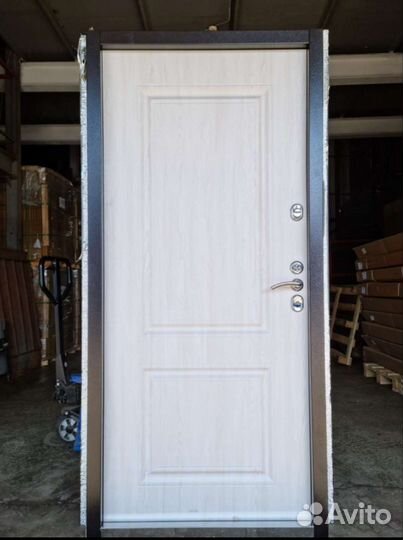 Входная дверь