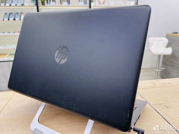 Ноутбук HP ryzen 5/8gb/vega8/256SSD