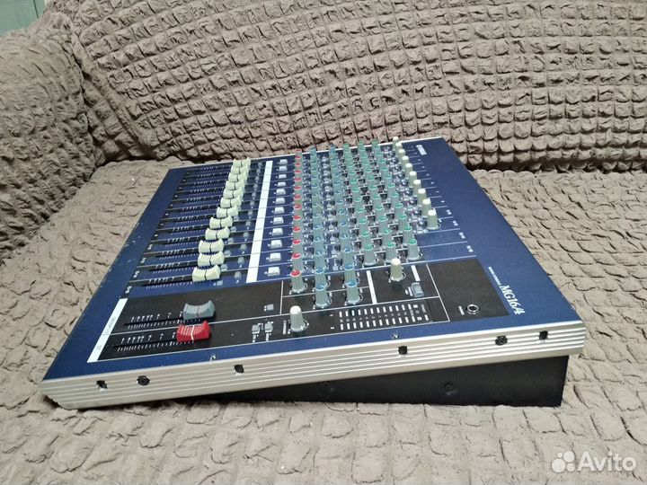Микшер Yamaha