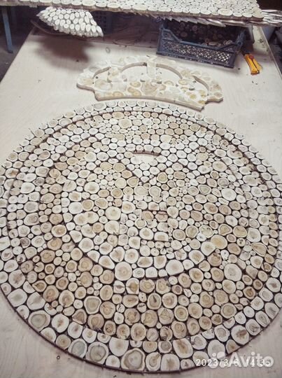 Панно из можжевельника