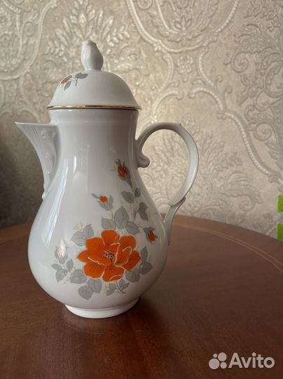Кувшин фарфоровый