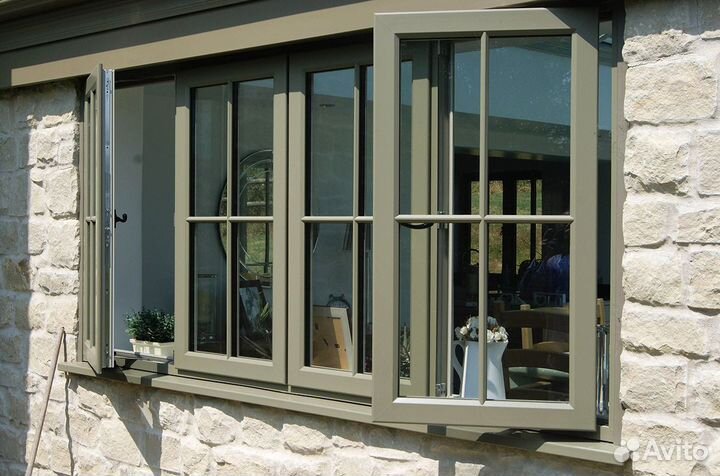 Окно пластиковое с москитной сеткой