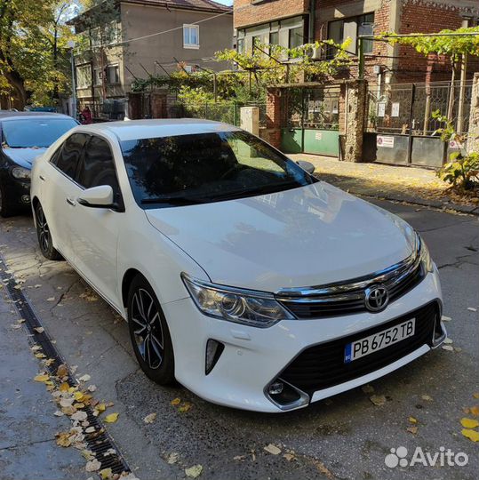 В разборе Toyota camry 50 55