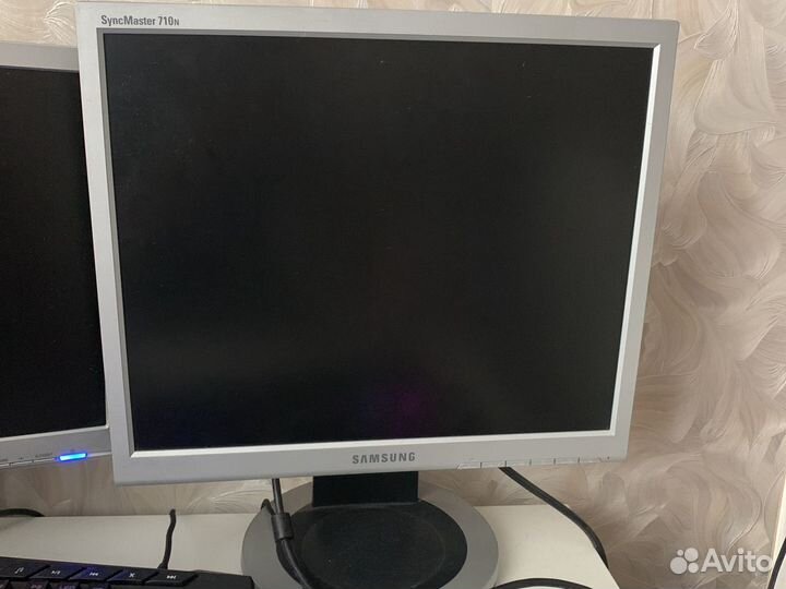 Монитор Samsung