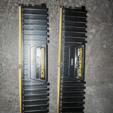 Corsair ddr4 2x8gb 2133мгц