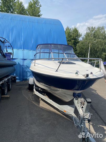 Продается катер Bayliner 210 CU (2004 года)