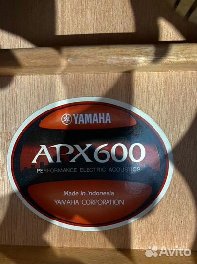 Yamaha apx 600,Акустическая гитара