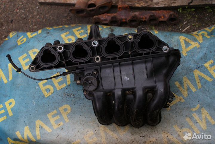 Впускной коллектор Volkswagen Golf 4