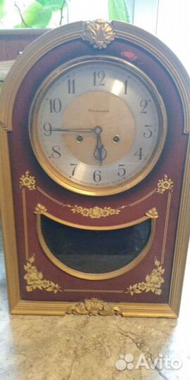 Часы маятниковые настенные Янтарь