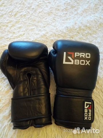 Боксерские перчатки 18 oz
