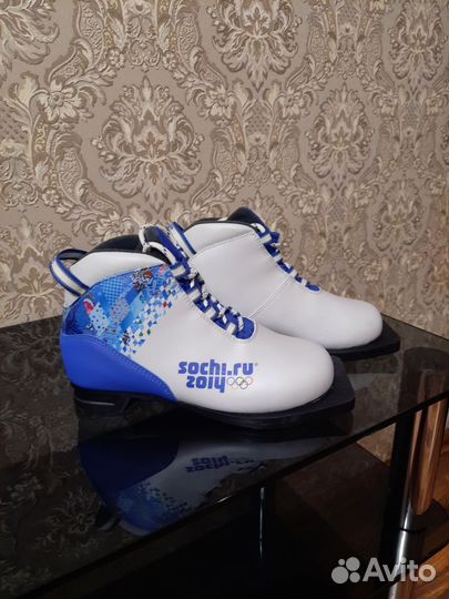 Лыжные ботинки