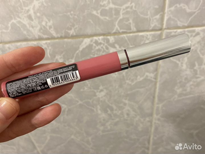 Блеск для губ, лак для ногтей