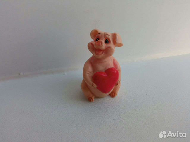 Фигурка Свинка с сердцем