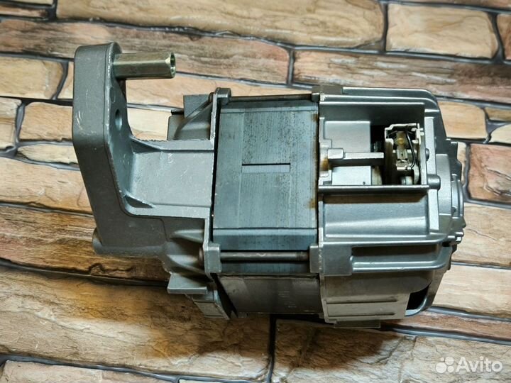 Двигатель мотор стиральной машины Bosch Siemens