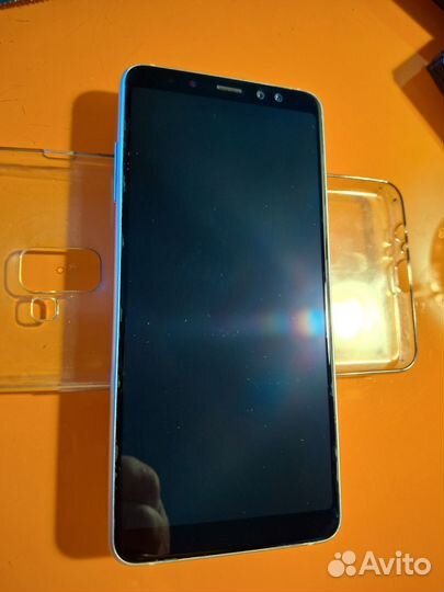 Samsung Galaxy A8+, 4/32 ГБ