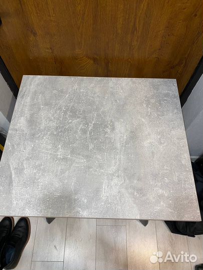 Продам кухонный стол бу