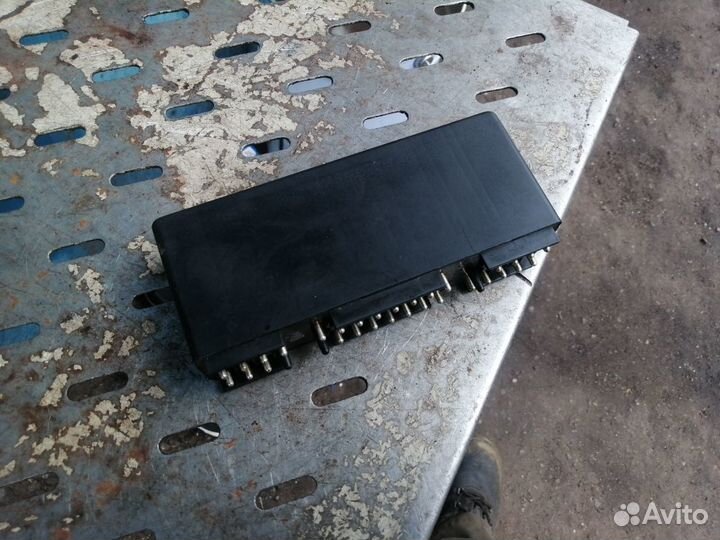 Реле света Mercedes W124 W126