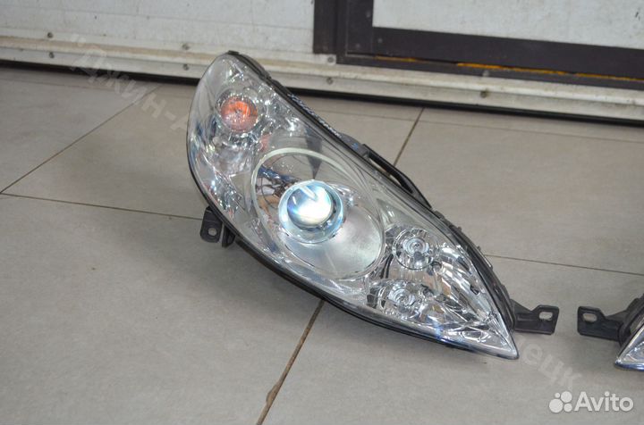 Фара левая правая ксенон Peugeot 407 пежо 407