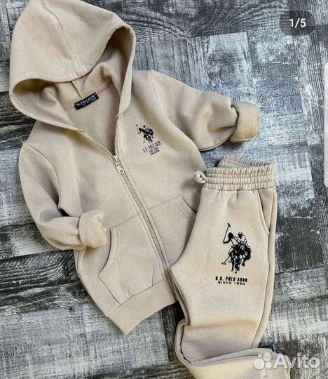 Спортивный костюм