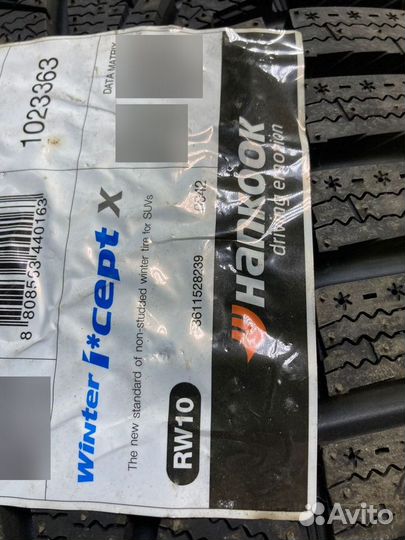 Hankook Winter I'Cept X RW10 215/70 R16 100T