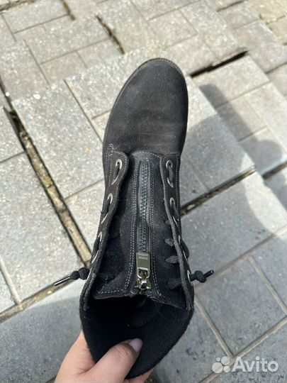 Замшевые ботинки