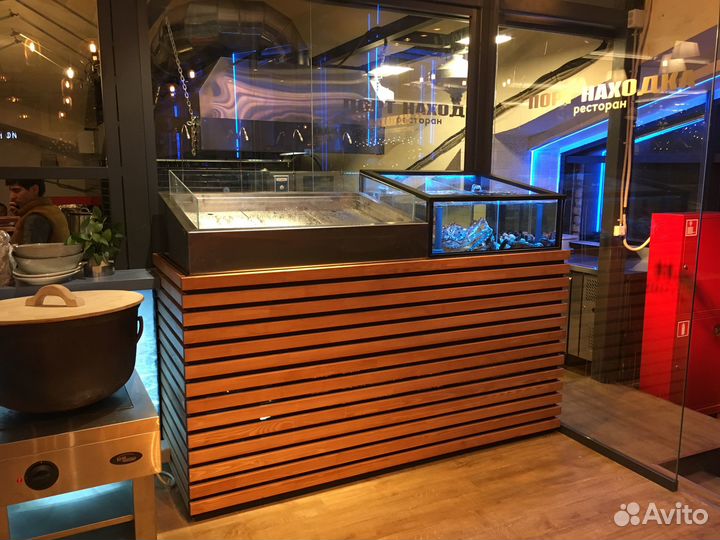 Витрина для охлажденной рыбы