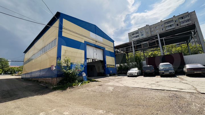 Комплекс зданий 875 м²
