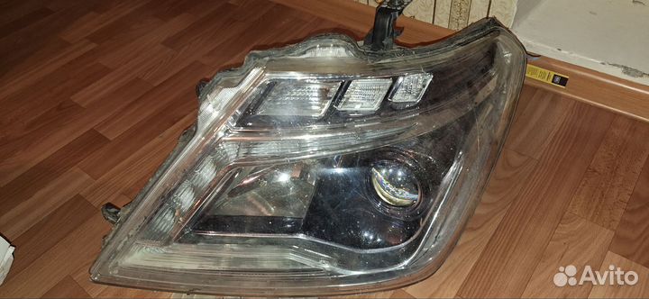 Фары передние Nissan Patrol