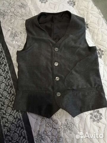 Жилетка для мальчика школьная. Б/у один учеб год