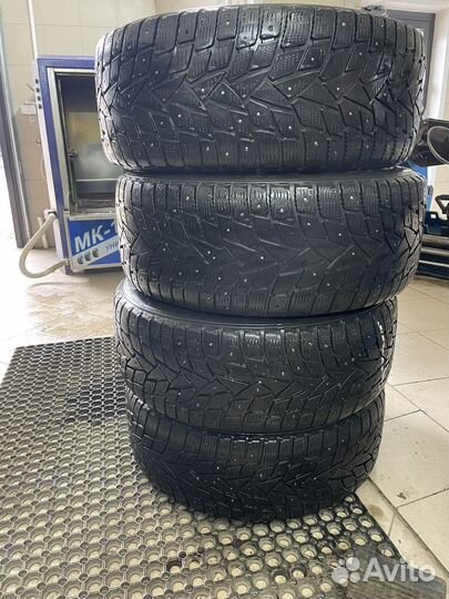 Dunlop Grandtrek Ice 02 255/50 R19 и 285/45 R19