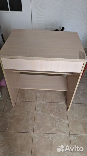 Письменный стол