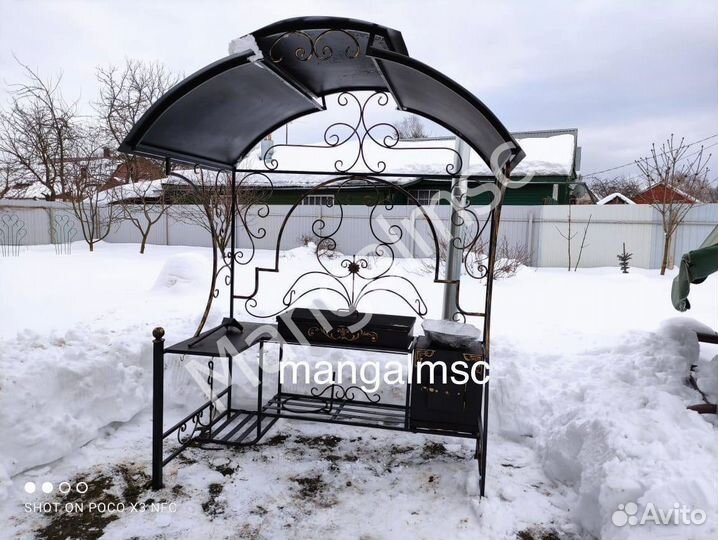 Мангал с крышей