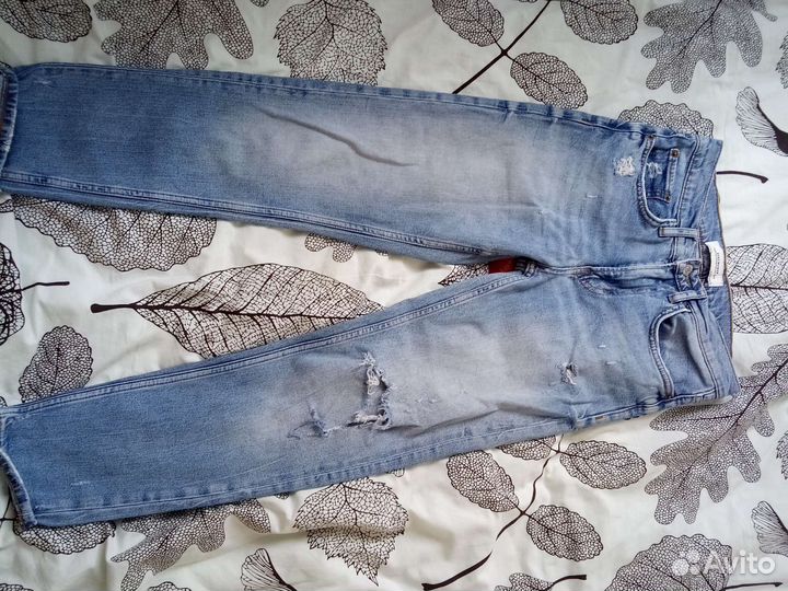Джинсы женские рваные