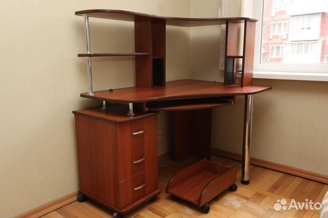 Компьютерный стол