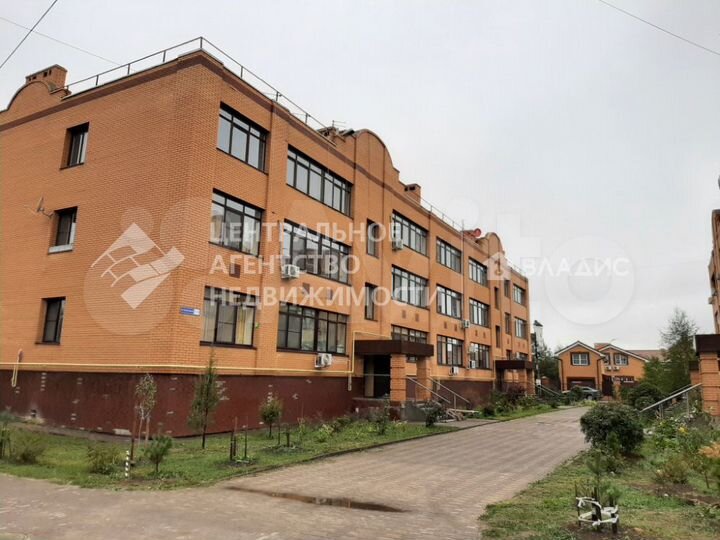 2-к. квартира, 68 м², 3/3 эт.