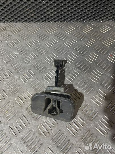 Ограничитель двери задний Nissan Pathfinder R51