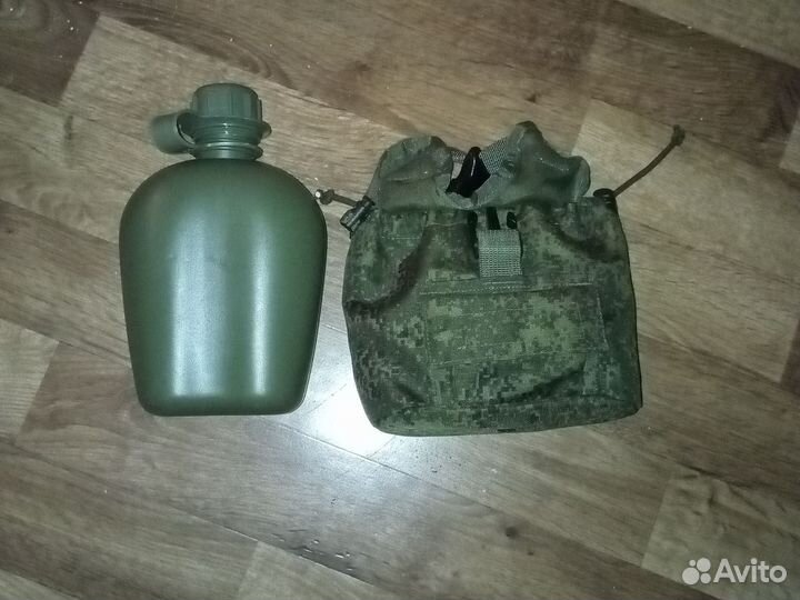 Фляжка армейская пластиковая с подсумком (чехлом)