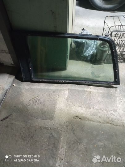 Заднее боковое стекло правое от Опель омега а