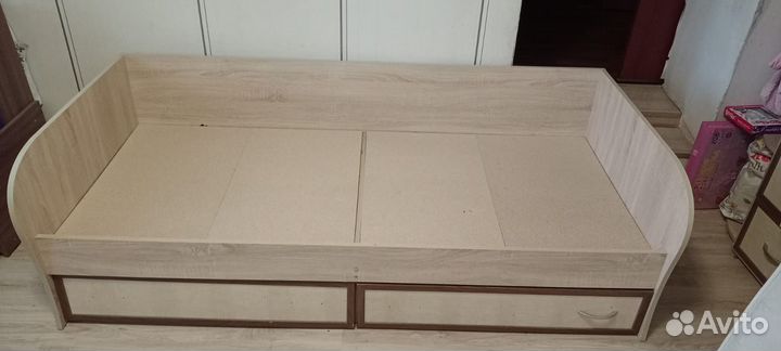 Кровать подростковая