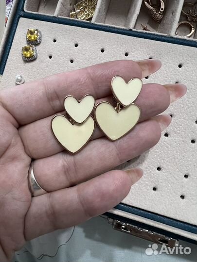 Бижутерные серьги